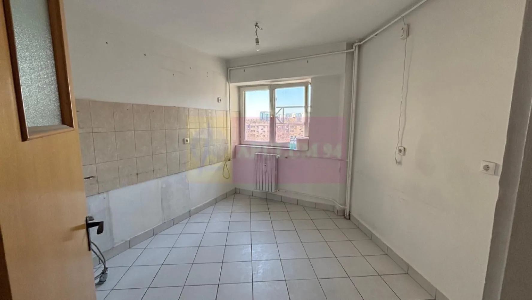 Apartament 4 camere 13 Septembrie - Agentia Imobiliara Apulum 94, va propune spre vanzare
Apartament 4 camere, decomandat, etaj 5 din 9, an construcție 1999, lift nou, două băi, două balcoane,