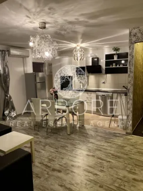 Logo Arbore Real Estate logo