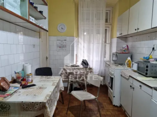 Apartament cu 4 camere de inchiriat, Ultraentral, Timisoara