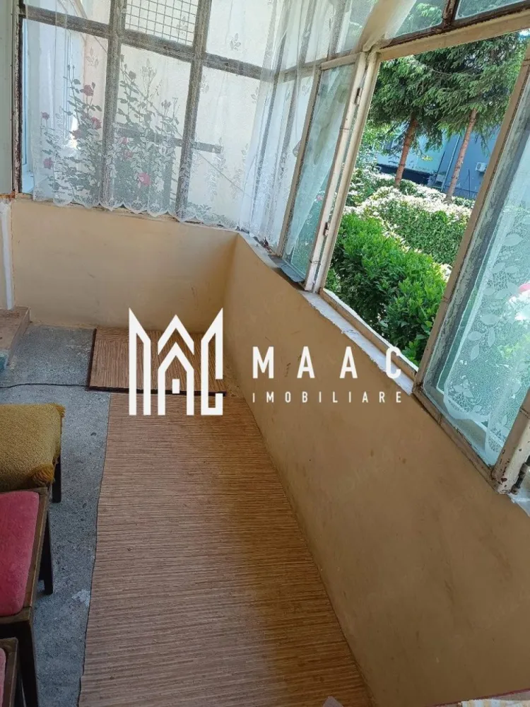 Apartament 2 camere | Parter | Balcon | Cedonia - MAAC Imobiliare vă prezintă un apartament cu 2 camere semidecomandat, situat la parterul unui imobil cu 4 etaje, în zona Cedonia.

Locuința are o suprafață utilă de 36 mp și este compus din living, dormitor, bucătărie separată, baie și hol. Un avantaj important îl reprezintă balconul de 6 mp, care oferă spațiu suplimentar pentru relaxare sau depozitare.
Apartamentul dispune de centrală termică proprie și încălzire prin calorifere.
Bucătăria este separată și dispune de cămară.

Caracteristici principale:
Suprafață utilă: 36 mp
Apartament semidecomandat
Parter din 4 etaje
Balcon de 6 mp
Bucătărie separată cu cămară
Centrală termică proprie
Încălzire prin calorifere
Pivniță de aproximativ 6 mp

Apartamentul necesită renovare, fiind o oportunitate excelentă pentru cei care doresc să îl amenajeze după propriul gust și necesități.

Zona Cedonia oferă acces rapid la magazine, supermarketuri, școli, grădinițe, farmacii, stații de autobuz și alte facilități necesare unui stil de viață confortabil.

Pentru mai multe detalii și programarea unei vizionări, vă rugăm să ne contactați și să menționați ID-ul proprietății: CP3128006