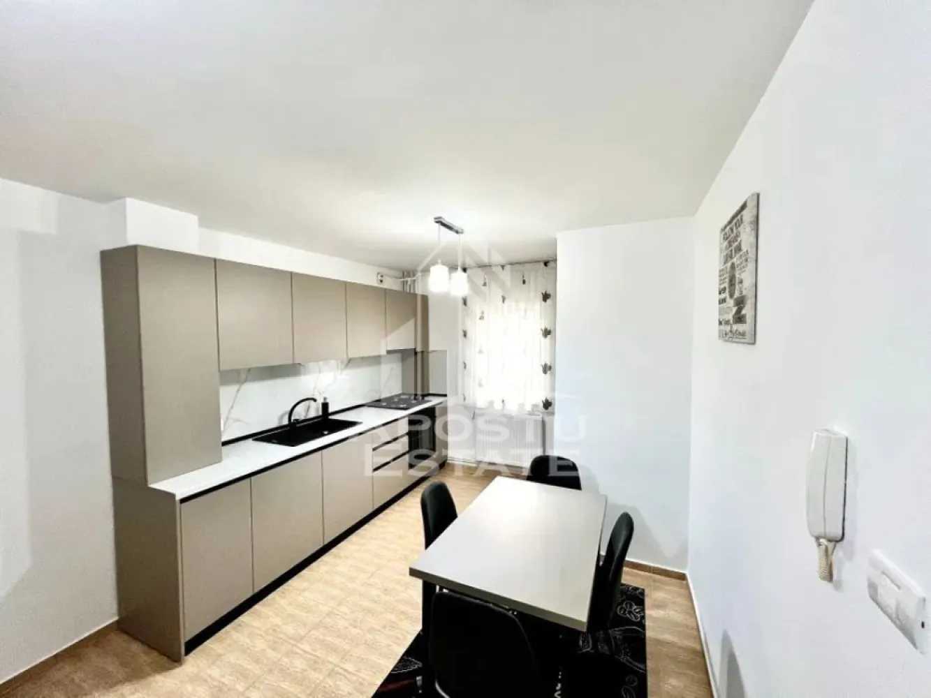 Apartament cu 2 camere, de inchiriat, Complexul Studentesc, Centrala - Agentia imobiliara APOSTU ESTATE va propune spre inchiriere un apartament cu 2 camere, spatios si luminos, situat in Timisoara, zona Complexul Studentesc, o zona linistita si bine pozitionata, potrivit pentru cupluri,familii, sau studenti care isi doresc o locuinta unde sa se simta confortabil si cu acces facil catre scoli, statii de autobuz, supermarketuri , magazine de zona, parcuri.

Suprafata utila: 65 mpu
Compartimentare eficienta:
-Hol de acces generos.
-Bucatarie inchisa, mobilata si utilata.
-Living room luminos.
-Dormitor matrimonial.
-Baie cu cada.
-Balcon inchis.

Confort si facilitati:
-Incalzirea apartamentului: Calorifere, Centrala Proprie.
-Apartamentul este complet mobilat si utilat.
- Nu se accepta animale de companie de catre proprietar.

Localizare:
-Timis, Timisoara, zona Complexul Studentesc– acces facil : UVT, UPT, FEEA.

Ideal pentru:
-Cupluri.
-Persoane singure.

Disponibilitate: imediata
Pret chirie lunara: 450 euro.
Programeaza o vizionare pentru a-ti putea imagina viitorul aici!
ID intern: CP3130016