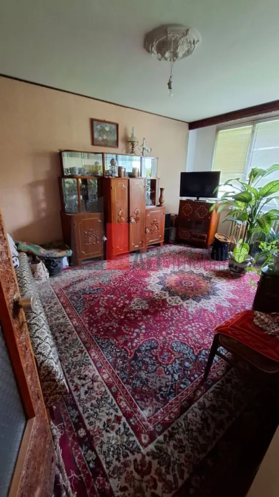 Drumul Taberei ap. 2 cam. cf.1/decomandat - Va prezentam un apartament de 2 camere situat in cartierul Drumul Taberei aflat intr-un imobil la 10 minute de metrou Valea Ialomitei.

Apartamentul se afla la etajul 4 din 4 si in apropiere se alfa hipermarket : Kaufland, Megaimage, stații STB scoli, grădinițe, magazine,unități bancare.
Pentru informatii sau vizionare va stam la dispozitie: 0720-622.788