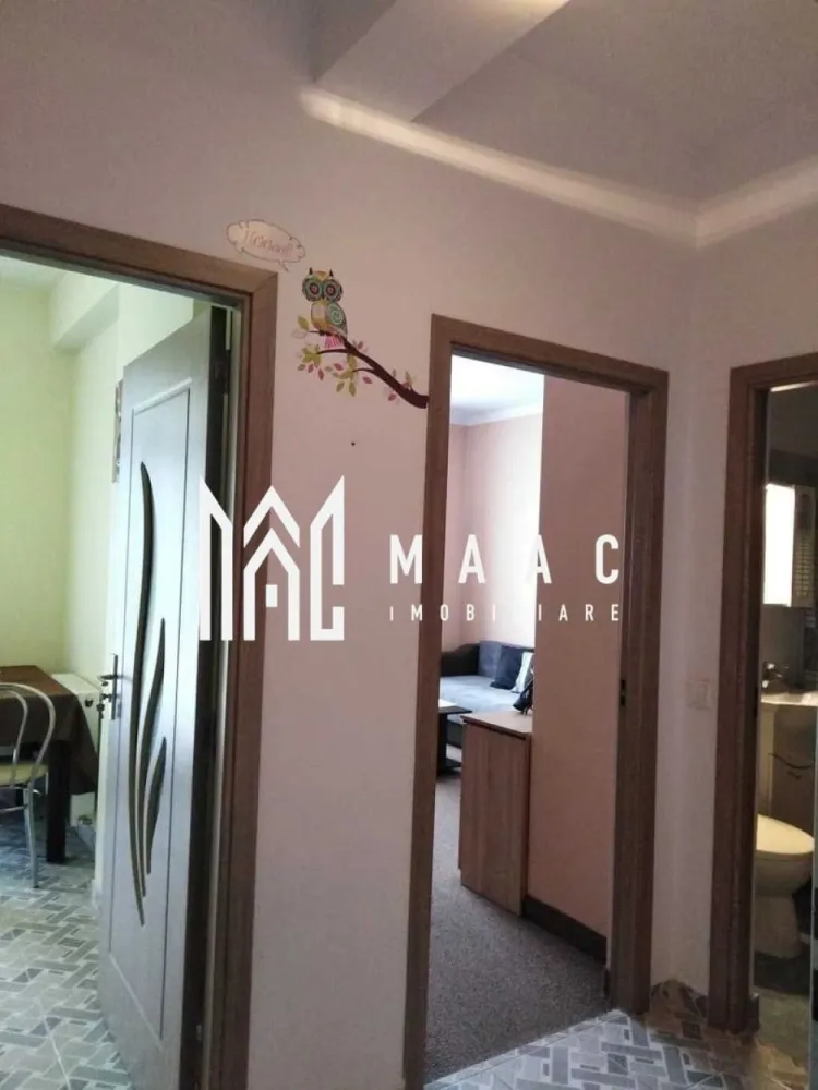 Garsonieră decomandată | Turnișor, Sibiu | 32 mp, balcon, parcare - Apartament de închiriat în Sibiu, în zona Turnișor: garsonieră decomandată de 32 mp utili, situată la etajul 3 din 4, cu balcon și loc de parcare inclus.

Detalii proprietate:
• Suprafață utilă: 32 mp
• Suprafață construită: 38 mp
• Compartimentare: decomandată
• Baie: 1
• Bucătărie: 1
• Etaj 3 din 4
• Imobil finalizat, construit în anul 2000
• Stare interioară: bună
• Balcon cu acces din cameră și bucătărie
• Loc de parcare inclus
• Centrală termică proprie pe gaz și aer condiționat
• Dotări: mașină de spălat rufe, combină frigorifică, aragaz cu cuptor
• Disponibilă începând cu data de 15 iunie
• Contractul de închiriere se înregistrează la ANAF

Zonă și acces:
Proprietatea este amplasată în cartierul Turnișor, cu acces rapid către Zona Industrială Vest și către centrul orașului. Stația de autobuz este la aproximativ 2 minute de mers pe jos.

Cod anunț CP3128556. Contactați echipa MAAC Imobiliare pentru detalii suplimentare și pentru programarea unei vizionări.