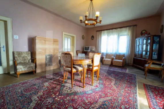 Apartament Interbelic de 4 camere– Str. Independenței nr. 10, Sibiu
