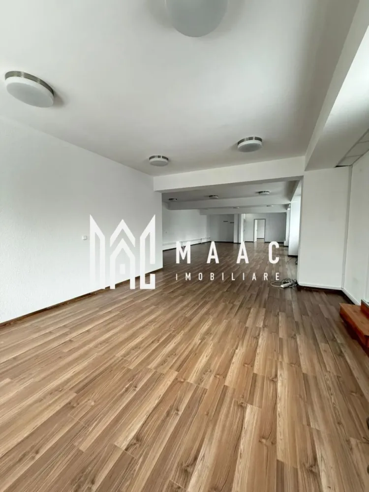 Spatiu de birouri I 194 mpu I Etajul 1 I Zona Sub arini - MAAC IMOBILIARE propune spre închiriere un spațiu de birouri situat la etajul 1 al unei clădiri moderne, conceput pentru a răspunde cerințelor actuale ale companiilor care își doresc un mediu de lucru eficient, flexibil și reprezentativ.

Spațiul este organizat în regim open space, oferind posibilitatea de compartimentare personalizată, în funcție de nevoile și structura activității chiriașului. Datorită configurației sale, poate fi adaptat cu ușurință atât pentru birouri clasice, cât și pentru alte concepte moderne de lucru.

Aferente-bucătărie dedicată personalului, 4 grupuri sanitare, spațiu de arhivă / depozitare.
Toate utilitățile disponibile.
Instalații pregătite pentru activitate de birou; iluminare naturală și artificială eficientă.

Clădire modernă, bine întreținută, generator, locuri de parcare in curte dar si stradal.
4 locuri de parcare

Mediu de lucru profesional, potrivit pentru echipe medii sau mari; flexibilitate în amenajare și organizare.
Ideal pentru sediu de firmă, birouri administrative, IT, consultanță, servicii

Disponibilitate imediată.
Spațiul reprezintă o soluție excelentă pentru companiile care caută un birou adaptabil, într-o clădire modernă, cu facilități complete și condiții optime de desfășurare a activității.

Pentru mai multe detalii precizati telefonic ca ati vazut anuntul cu ID:CP2885809