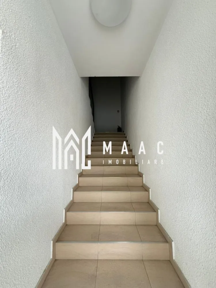 Spatiu de birouri I 194 mpu I Etajul 1 I Zona Sub arini - MAAC IMOBILIARE propune spre închiriere un spațiu de birouri situat la etajul 1 al unei clădiri moderne, conceput pentru a răspunde cerințelor actuale ale companiilor care își doresc un mediu de lucru eficient, flexibil și reprezentativ.

Spațiul este organizat în regim open space, oferind posibilitatea de compartimentare personalizată, în funcție de nevoile și structura activității chiriașului. Datorită configurației sale, poate fi adaptat cu ușurință atât pentru birouri clasice, cât și pentru alte concepte moderne de lucru.

Aferente-bucătărie dedicată personalului, 4 grupuri sanitare, spațiu de arhivă / depozitare.
Toate utilitățile disponibile.
Instalații pregătite pentru activitate de birou; iluminare naturală și artificială eficientă.

Clădire modernă, bine întreținută, generator, locuri de parcare in curte dar si stradal.
4 locuri de parcare

Mediu de lucru profesional, potrivit pentru echipe medii sau mari; flexibilitate în amenajare și organizare.
Ideal pentru sediu de firmă, birouri administrative, IT, consultanță, servicii

Disponibilitate imediată.
Spațiul reprezintă o soluție excelentă pentru companiile care caută un birou adaptabil, într-o clădire modernă, cu facilități complete și condiții optime de desfășurare a activității.

Pentru mai multe detalii precizati telefonic ca ati vazut anuntul cu ID:CP2885809