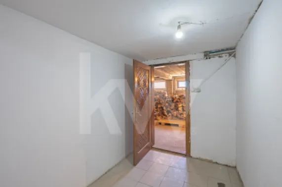 Casă individuală în Veterani, curte liberă 400 mp, zonă foarte căutată!