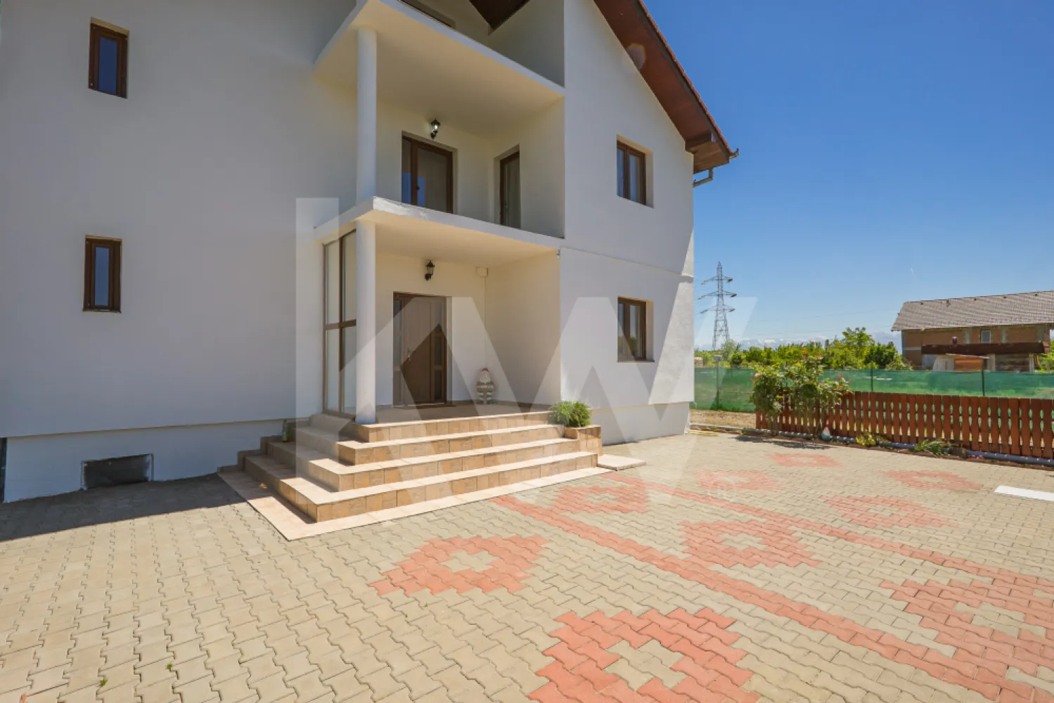 Casă individuală în Veterani, curte liberă 400 mp, zonă foarte căutată!