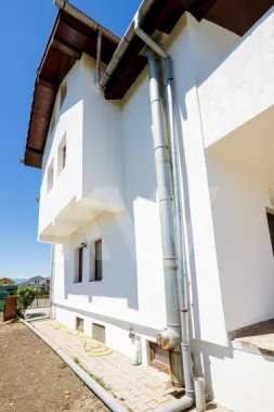 Casă individuală în Veterani, curte liberă 400 mp, zonă foarte căutată!