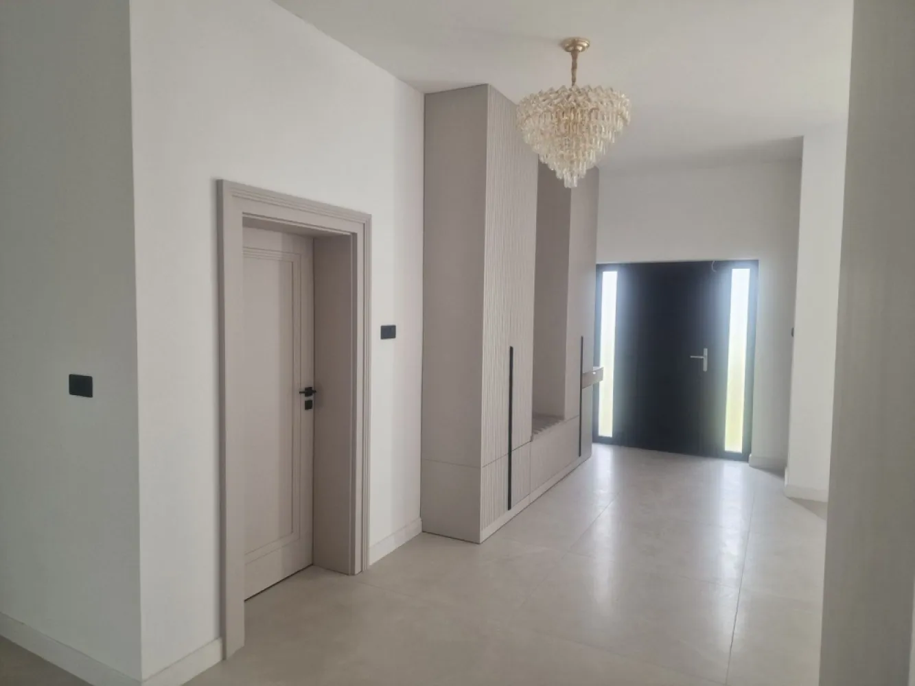 BRASADAS vinde casa P+1 in zona Micro 17. - Agenția imobiliara BRASADAS vinde casa individuală de tip P+1 in zona Micro 17 cu suprafața de 510 mp. si teren aferent de 10 ari.
Www.brasadas.com.