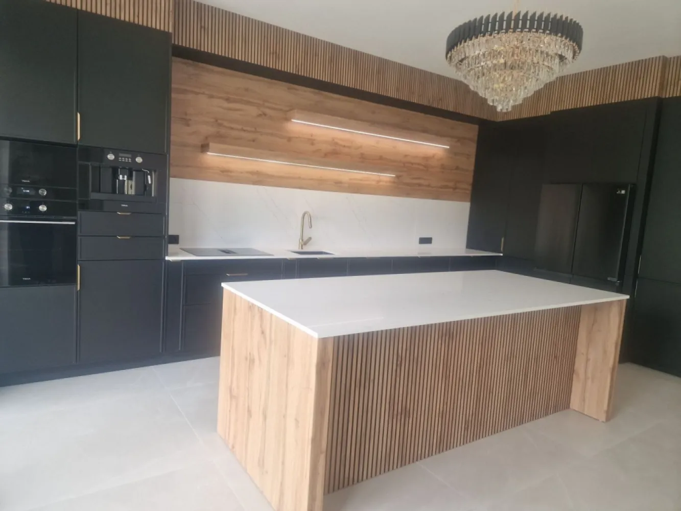 BRASADAS vinde casa P+1 in zona Micro 17. - Agenția imobiliara BRASADAS vinde casa individuală de tip P+1 in zona Micro 17 cu suprafața de 510 mp. si teren aferent de 10 ari.
Www.brasadas.com.