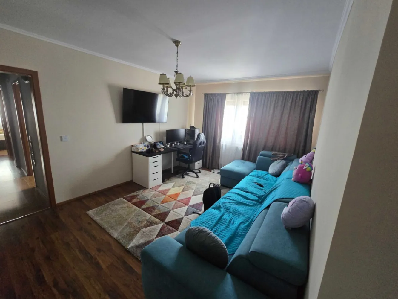 BRASADAS vinde ap 4 cam etaj 10/10 in Centru Nou. - Agenția imobiliara BRASADAS vinde apartament situat in Centru Nou, într-o zonă foarte bună, aproape de toate punctele de interes. 
Apartamentul este ideal atât pentru locuit, cât și pentru investiție.
Se accepta si variante de schimb cu casă sau alt apartament + diferență, în funcție de ofertă.
Www.brasadas.com.