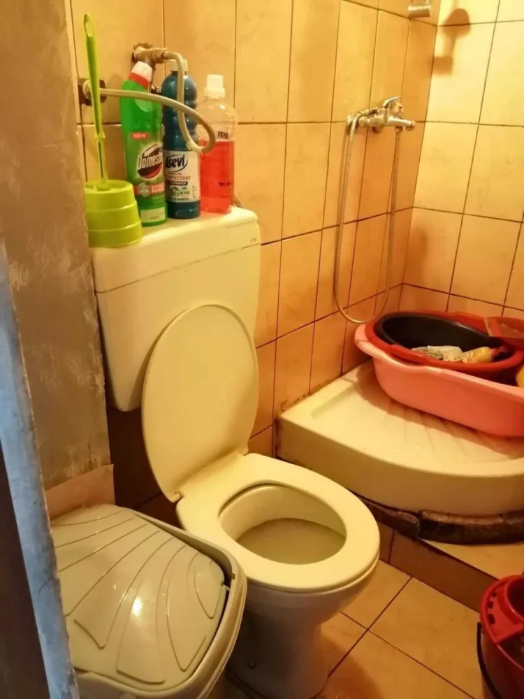BRASADAS vinde garsoniera 22mp. pe Ostrovului la etajul 2/4. - Agenția imobiliara BRASADAS vinde garsoniera pe Ostrovului la etajul 2/4 cu suprafața utila de 21.77 mp. 
Www.brasadas.com.