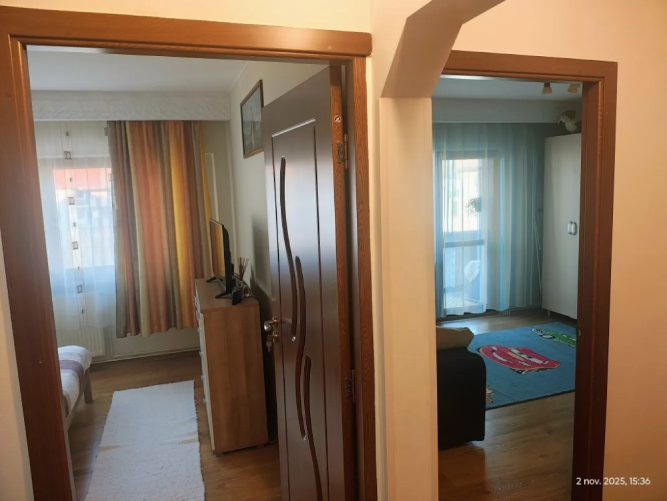 BRASADAS vinde ap 3 cam etaj 4/4 in Carpați 2. - Agenția imobiliara BRASADAS vinde apartament 79 m2 in Carpați 2 la etajul 4/4. 
Liber de sarcini, 3 camere decomandate, 2 bai, 2 balcoane, geamuri termopan, beci. Se vinde complet mobilat si utilat.
Www.brasadas.com.