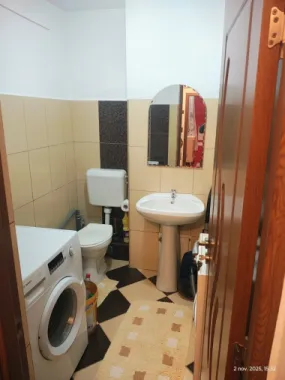 BRASADAS vinde ap 3 cam etaj 4/4 in Carpați 2.