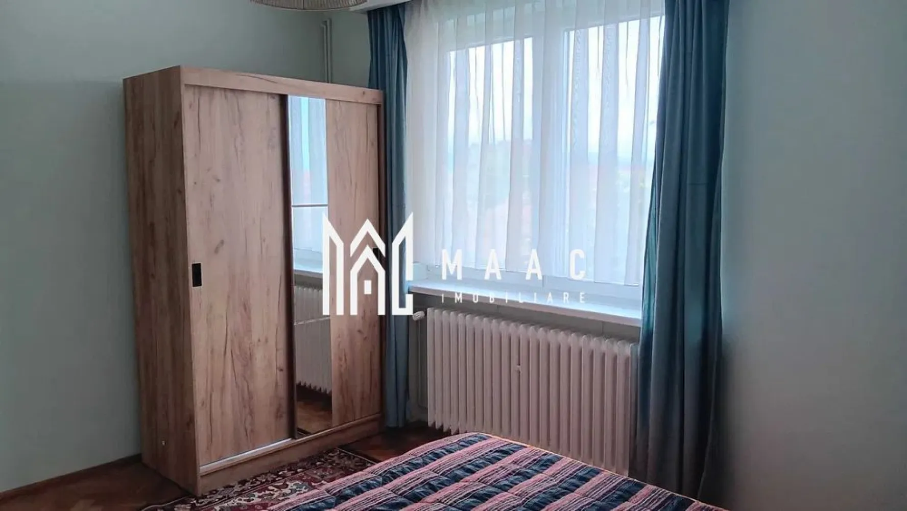 Apartament 2 camere | 64 mp | Ceferistilor - MAAC Imobiliare vă propune spre închiriere un apartament cu 2 camere pe strada Ceferistilor.

Situat într-o zonă liniștită și apreciată a orașului, la aproximativ 15 minute de mers pe jos de centrul Sibiului, acest apartament reprezintă alegerea ideală pentru persoanele care își doresc confort, intimitate și acces facil către principalele puncte de interes ale orașului.

Locuința este amplasată la etajul 2 al unei vile, oferind un mediu mai liniștit și mai puțin aglomerat decât un bloc de apartamente. 

Pentru programarea unei vizionări sau alte detalii suplimentare, contactați-ne specificând codul de identificare al proprietății ID: CP3130859