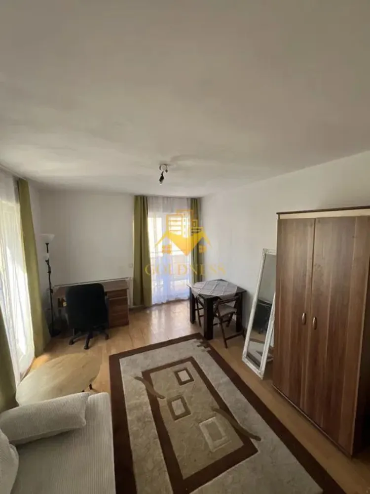 Garsoniera, Studium Green, Iulius Mall, Fsega, Gheorgheni, - GOLDNESS Imobiliare vă propune spre închiriere o garsoniera complet mobilata și utilata, la etajul 2 într-un imobil de 10 etaje, în Cartierul Gheorgheni.

Se află în apropierea stațiilor de transport în comun, magazine, restaurante, spații verzi, farmacii, etc.

Apartamentul este compartimentat astfel:

- living cu bucatarie open space complet utilată și mobilată, canapea extensibilă, loc de servit masa

- baie cu cabina de dus, calorifer port prosop și dulap pentru depozitare.

Imobilul este dotat cu toate cele necesare- centrală proprie, frigider, aragaz, hotă, mașină de spălat haine, etc.

Dacă sunteți interesați de acest apartament și doriți să îl vizionați, dar și pentru alte oferte nu ezitați să ne contactați telefonic sau prin e-mail. Vă stăm la dispoziție!

Pentru intermediere se percepe un comision de 50% din prețul chiriei!