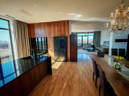 Penthouse 5 camere 250 mp lângă Ambasada SUA , zona Băneasa București