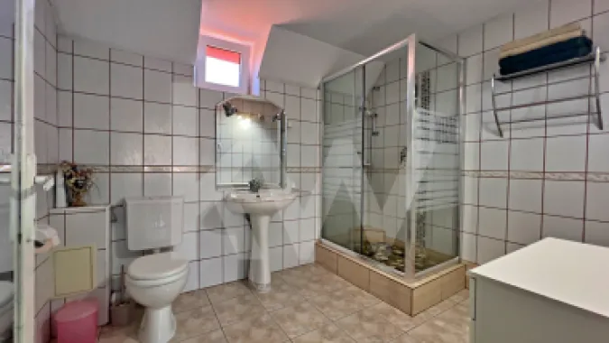 Casă 6 camere D+P+M-217 mp utili, 515 mp curte, Zona Cartier Kogalniceanu