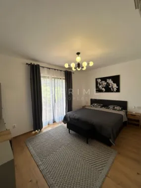 Casă modernă de închiriat – Eleganță și confort în Livezeni