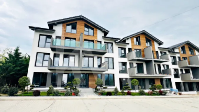 Apartament 3 camere, două băi, curte 50 mp -Natura la tine acasă! Cristian-SiBiU