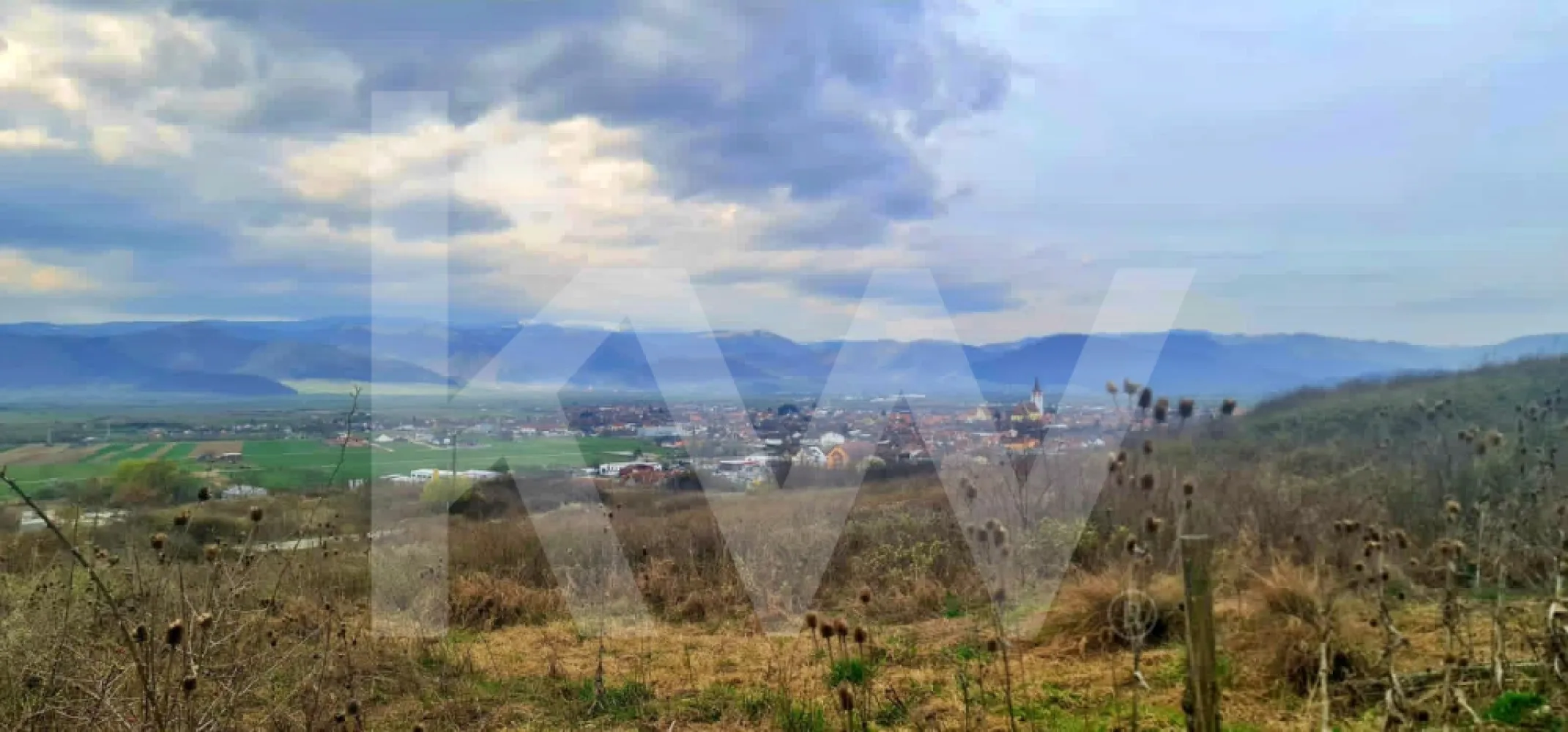 Apartament 3 camere, două băi, curte 50 mp -Natura la tine acasă! Cristian-SiBiU