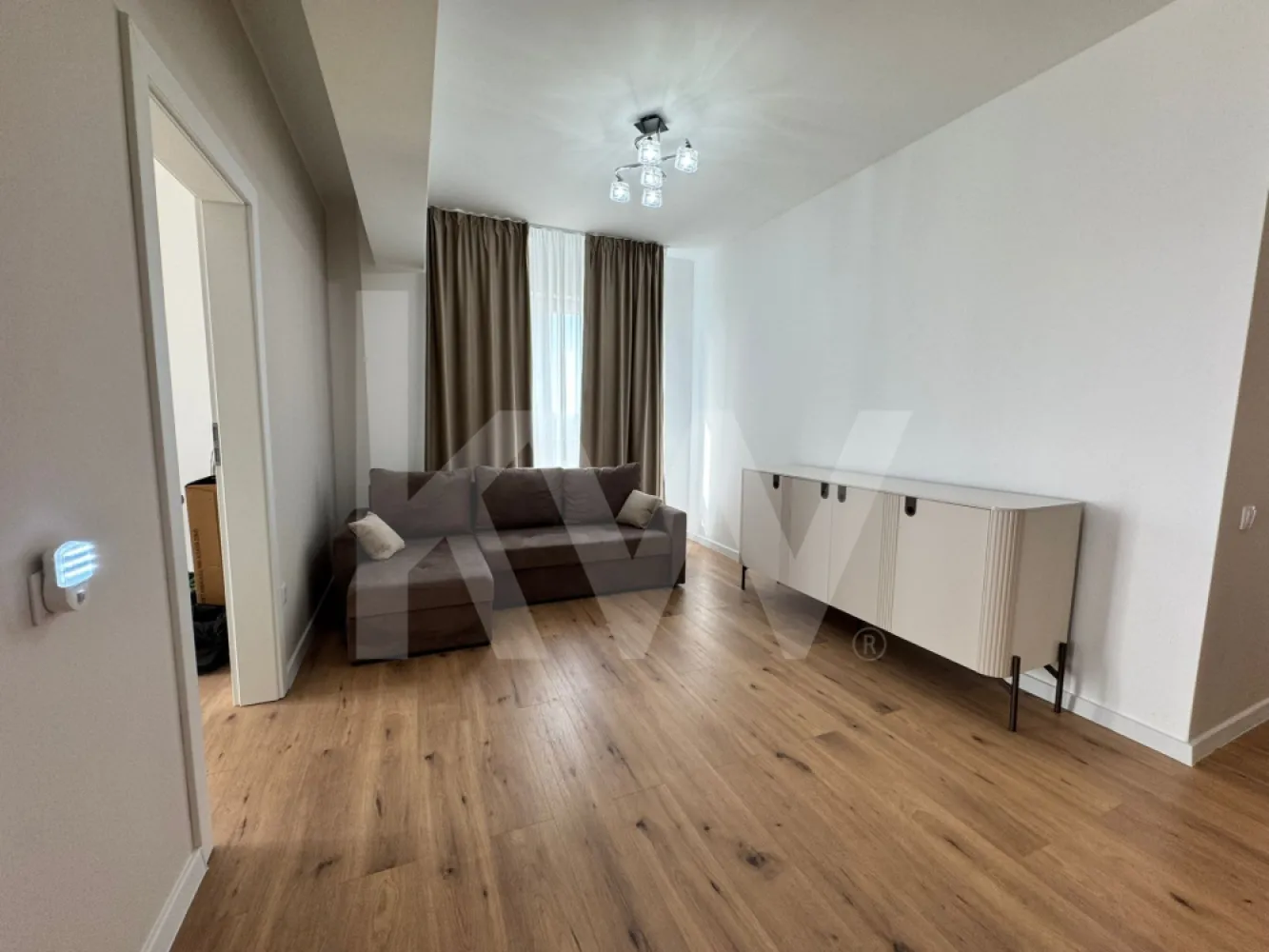Apartament 3 camere modern, mobilat nou, 2 băi, etaj 5 cu lift – gata de mutare!