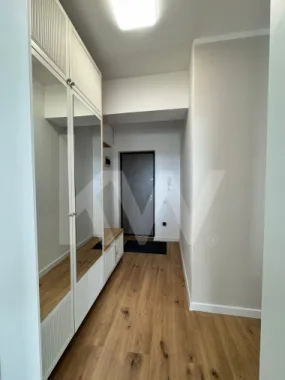 Apartament 3 camere modern, mobilat nou, 2 băi, etaj 5 cu lift – gata de mutare!