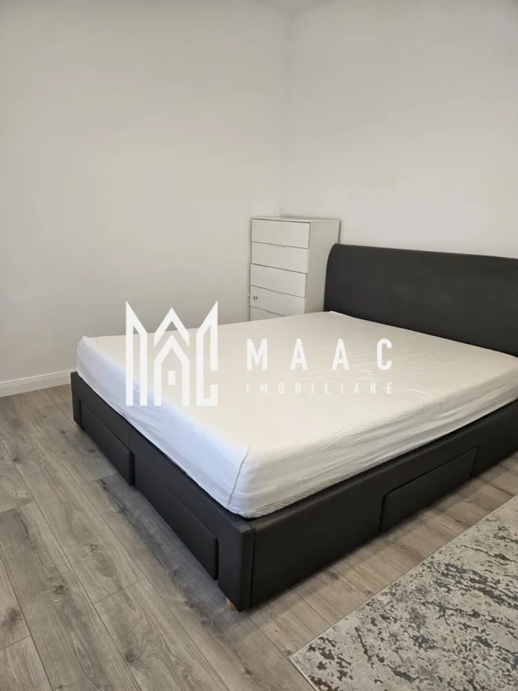 Apartament 2 camere I Decomandat I Etaj 1 I Parcare I Deventer - MAAC Imobiliare propune spre închiriere un apartament cu 2 camere, situat la etajul 1 al unui imobil din cartierul Deventer, Sibiu.

Caracteristici ale apartamentului
Suprafață utilă: 49 mp

Compartimentare decomandată:
living
bucătărie închisă
dormitor
baie
hol de acces
balcon

Stare și dotări
apartament nou, mobilat și utilat complet
loc de parcare disponibil

Nu se acceptă animale de companie
La inițierea contractului se percepe garanție în valoarea unei chirii lunare.

Pentru mai multe detalii, contactați MAAC Imobiliare și menționați ID CP3136698.