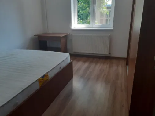 Închiriez apartament cu doua camere