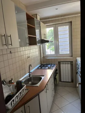 Inchiriez Garsoniera mare zona uniri