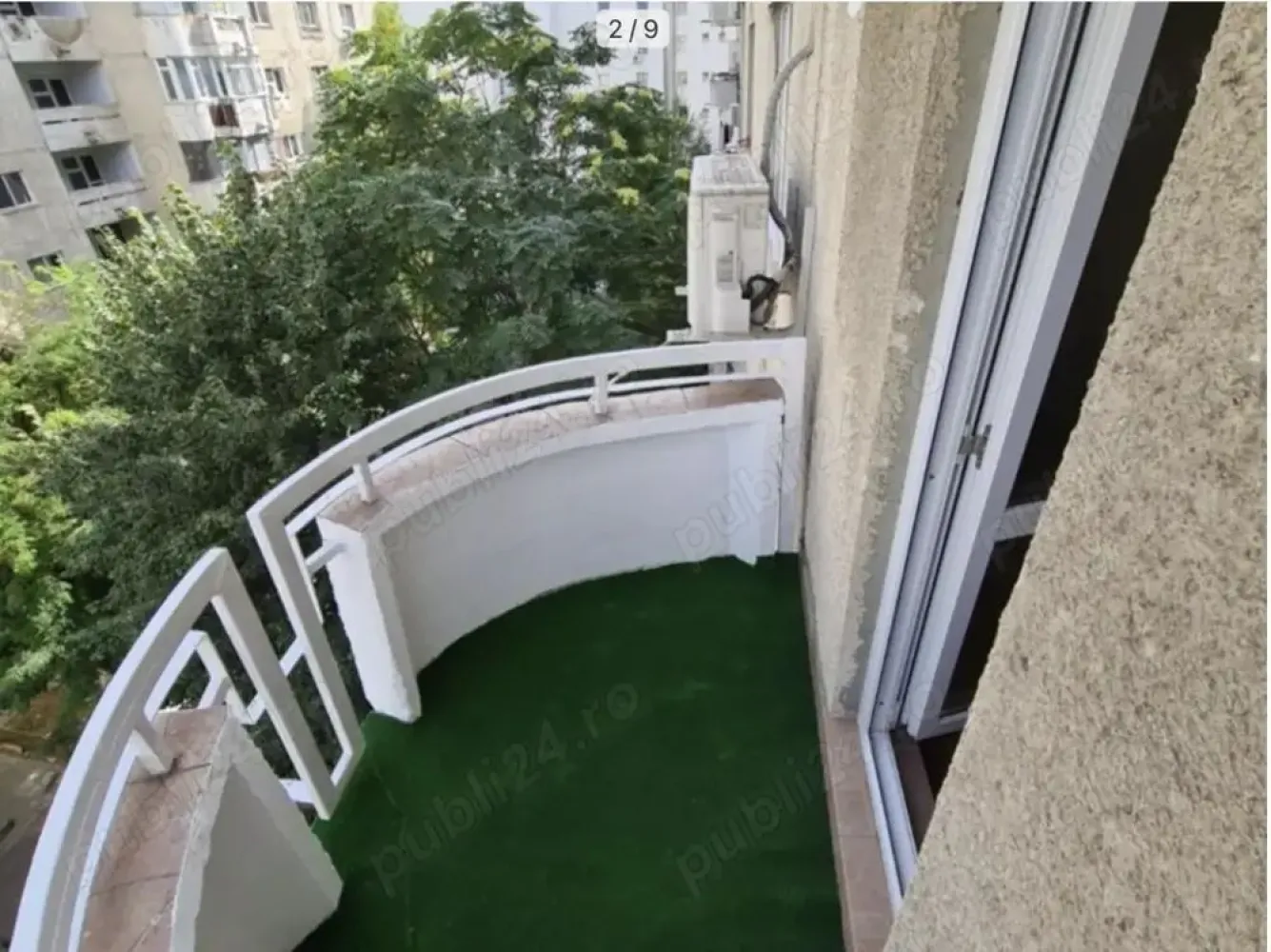 Unirii, Zepter, Goga, proprietar, intrare stradala din GOGA, bloc mixt, 5 8, impecabila - proprietar inchiriez gars. 45 mp, decomandata, 5 8, bloc mixt, intrare din bd. Goga, impecabila, liniste multa, totul nou, inclusiv instalatia sanitara, balcon, 1+1, eventual contract, pat 160 x 200.

Garsoniera a fost renovata complet, dispune de toate dotarile, inclusiv, cuptor cu rotisor, aspirator, fier calcat, masa calcat, prajitor, plasma pentru incalzire, balcon la bucatarie cu usa de termopan etc. Are intrarea stradala din bulevardul Octavian GOGA, este pe spate si beneficiaza de multa liniste. Este intr-un bloc pe suport de caramida construit in anul 1995. Dispune de paznic si sistem de alarma. Patul nou 160 x 200 cu saltea Mobexpert.