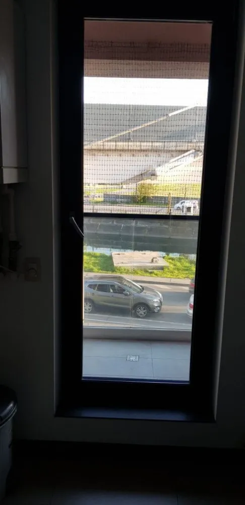 BRASADAS închiriază garsoniera etaj 1 Sp Independenței. - Agenția imobiliara BRASADAS închiriază garsoniera in Bucuresti, str. Splaiul Independentei, bl. 20TH RESIDENCE, supraf.42mp,an construcție 2016,vedere spre sud,et 1.Ofera confort sporit,amplasata într-o zona excelenta conectata la mijloace de transport (metrou Petrache Poenaru :5 min)și alte facilități .
Disponibilitate imediata.