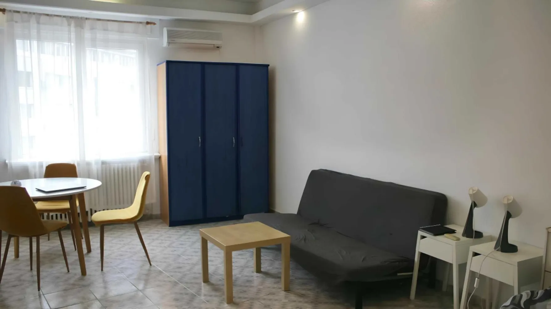 Inchiriez Garsoniera UltraCentral Cismigiu - roprietar inchiriez garsonieră în zona Cismigiu
Alte detalii despre închiriere la telefon.
Tel. 07******08 Acesta este numărul meu de telefon.