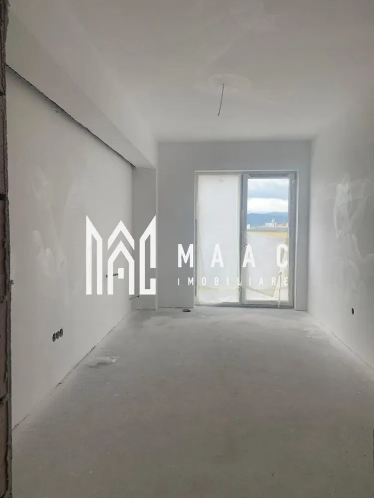 Direct dezvoltator | Apartament 2 camere | Parter | Calea Surii Mici - MAAC Imobiliare va prezinta un nou complex rezidential situat in zona Calea Surii Mici, in apropierea viitorului Spital Judetean. 

Apartamentul disponibil are o suprafata utila de 54.37 mp si un balcon de 5.18 mp, compartimentat in living generos de 23.49 mp, bucatarie spatioasa de 11.26 mp, dormitor confortabil de 12.12 mp, baie moderna de 4.03 mp si hol de 3.47 mp.

Apartamentul se poate preda la stadiul de finisat la cheie astfel
- Gresie si faianta la alegerea clientului
- Obiecte sanitare la alegere
- Glafuri interior
- Parchet
- Prize si intrerupatoare
- Usi interioare
Pretul apartamentului la cheie este de 82.00 euro.

 Pentru mai multe informatii va invitam sa mentionati ID-ul anuntului: CP2067190