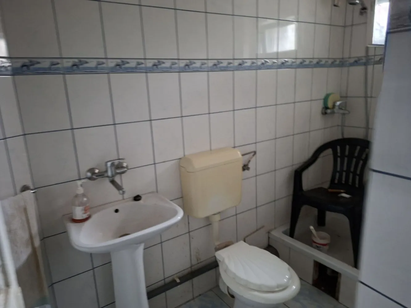 BRASADAS vinde casa individuala 8 cam 8.6a zona Baritiu. - Agenția imobiliara BRASADAS vinde apartament cu 8 camere si teren aferent de 860 mp. in zona Baritiu. 
Casa necesita renovare.
Www.brasadas.com.