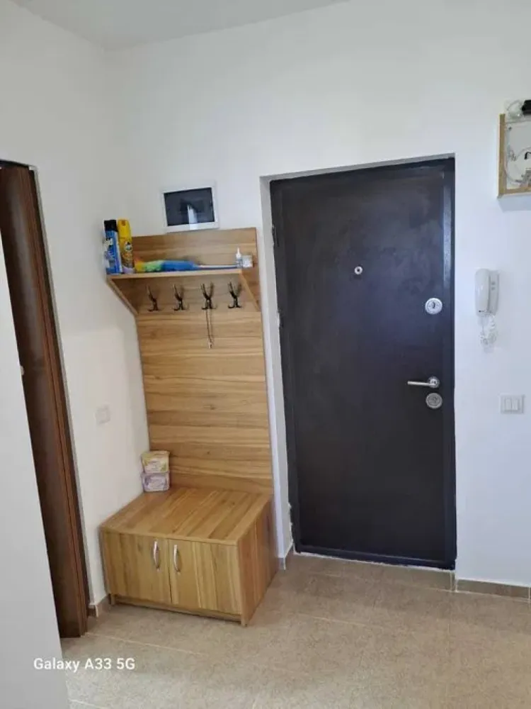 Apartament 2 camere - Zona Grand Arena - 55 mp - Va propun spre vanzare un apartament de 2 camere - Berceni, zona Grand Arena.

Apartament modern, construit în anul 2020, situat la etajul 2 din 4, cu:

2 balcoane spațioase

Geam la baie pentru ventilare naturală

Stație STB la doar 200 m (linie directă spre Apărătorii Patriei)

În apropiere: magazine, școli și grădinițe

Perfect pentru familie sau investiție! Pentru mai multe detalii, vă rog să mă contactați în privat.

Alexximob Estate - tel. 0751454742

comision 800 e.