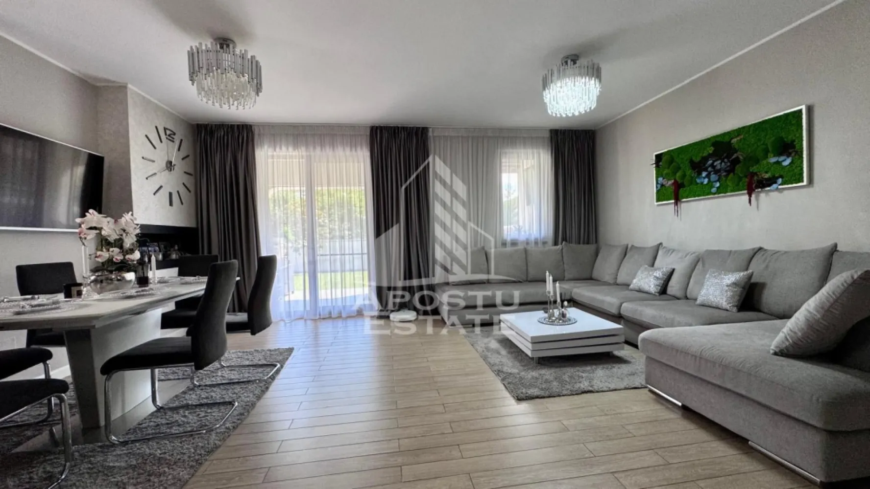 Casa curte proprie , 4 camere , Dumbravita , Timisoara judet Timis - Agentia Imobiliara APOSTU ESTATE va ofera spre vanzare o casa cu 4 camere in Dumbravita , Timisoara , judet Timis.
Compartimentare:
- 3 dormitoare
-1 living
-1 bucatarie
-2 bai
-1 dressing
-terasa si curte proprie
La parter, proprietatea dispune de un living foarte luminos si spatios, amenajat pentru a oferi confort si un ambient placut intregii familii. 
Din living exista acces direct catre terasa si curtea proprie, ideale pentru relaxare si petrecerea timpului in aer liber.
Bucataria este inchisa, separata prin usa, fiind complet mobilata si utilata, oferind suficient spatiu pentru pregatirea si servirea mesei in conditii de confort.
Tot la parter se afla un hol de acces si o baie dotata cu dus si geam, care beneficiaza de lumina naturala si ventilatie eficienta.
La etaj gasim un hol generos din care se face accesul catre toate incaperile. 
Zona de noapte este compusa din trei dormitoare, dintre care un dormitor matrimonial si inca doua dormitoare luminoase, potrivite pentru copii, oaspeti sau birou.
Pe acelasi nivel se afla si un dressing practic, care ofera spatiu suplimentar pentru depozitare, precum si o a doua baie dotata cu dus, deservind confortabil intreaga familie.
Casa se remarca prin compartimentarea bine gandita, spatiile luminoase si accesul direct catre terasa si curtea proprie, fiind o alegere excelenta pentru cei care isi doresc o locuinta confortabila si functionala.
Proprietatea este amplasata intr-o zona rezidentiala apreciata din Dumbravita, cu acces rapid catre Timisoara si principalele puncte de interes din zona.
Puncte de interes in apropiere:
 • Lidl, Kaufland, Auchan, IKEA
 • Galaxy Shopping Dumbravita
 • Statii transport in comun: Ferventia II, Bucuresti, N. Balcescu, Ion Creanga
 • Linii de transport: M45, M14, M49, E1, E2
 • Gradinite si scoli in zona
 • Farmacii, restaurante si cafenele
 • Acces rapid catre Calea Aradului si Timisoara

Va asteptam cu drag la o vizionare

ID INTERN: CP3129763