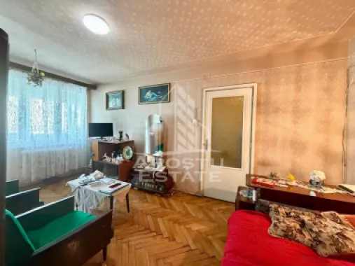 Apartament 2 camere de vanzare, boxa, zona Circumvalatiunii, Timisoara