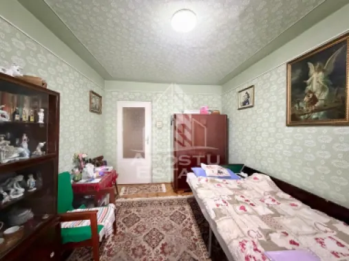 Apartament 2 camere de vanzare, boxa, zona Circumvalatiunii, Timisoara