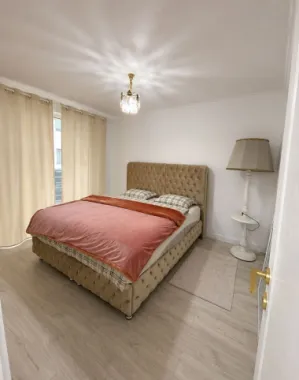 Apartament 4 camere , etaj 1 , strada Aurel Vlaicu !