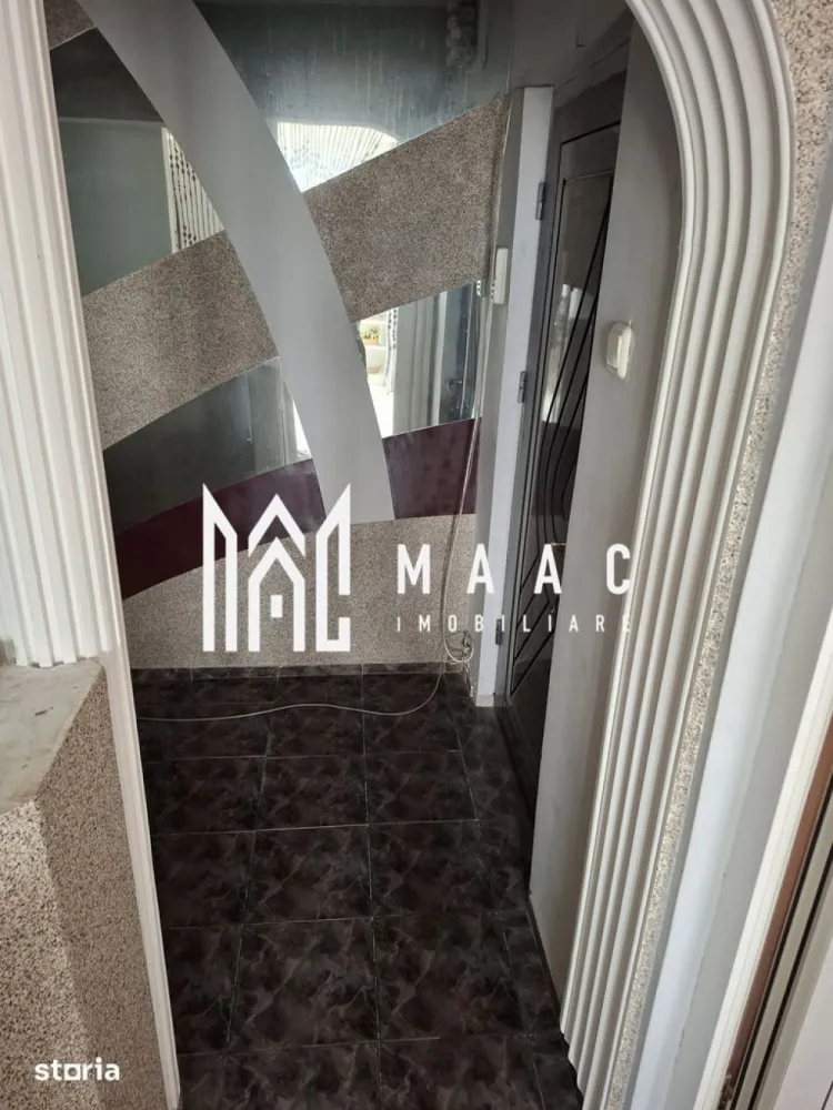 Apartament 4 camere | Ostroveni | 88.71 mpu | 2 balcoane | 2 bai | - MAAC Imobiliare vă propune spre vânzare un apartament spațios cu 4 camere decomandate, amplasat stradal, la bulevard, într-o zonă foarte bine cotată din Râmnicu Vâlcea. Cu o compartimentare practică și o suprafață generoasă, această proprietate este ideală pentru o familie care își dorește confort, accesibilitate și posibilitatea de a personaliza locuința după propriul stil.
Caracteristici:
Apartament cu 4 camere decomandate
Suprafață utilă: 79,02 mp
Suprafață totală: 88,71 mp
2 balcoane cu suprafață totală de 9,69 mp
Etajul 7
Amplasare stradală, la bulevard
Bloc bine întreținut
Lift nou
Ideal pentru locuit sau investiție
Compartimentare:
Living generos de 15,88 mp
3 dormitoare
Bucătărie
2 băi
Hol spațios
2 balcoane
Bloc prevăzut cu lift nou
Avantaje:Compartimentare decomandată, ideală pentru o familie
Suprafață generoasă și funcțională
Două băi pentru un plus de confort
Două balcoane ce oferă spațiu suplimentar
Poziționare excelentă, cu acces rapid către principalele puncte de interes ale orașului
Vecini liniștiți și scară bine întreținută
Necesită modernizare, oferind posibilitatea amenajării după propriile preferințe, fără compromisuri și fără costuri pentru modificarea unor renovări existente
Această proprietate reprezintă o oportunitate excelentă pentru cei care caută un apartament generos într-o zonă foarte bună din Râmnicu Vâlcea, cu potențial ridicat de personalizare și valoare pe termen lung.
Pentru mai multe informații și programarea unei vizionări, echipa MAAC Imobiliare vă stă la dispoziție.ID 3147822