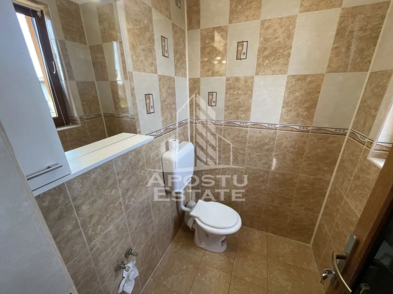Casa P+1E, 262 mp utili, 10 locuri parcare, Mosnita Noua-Drumul Boilor