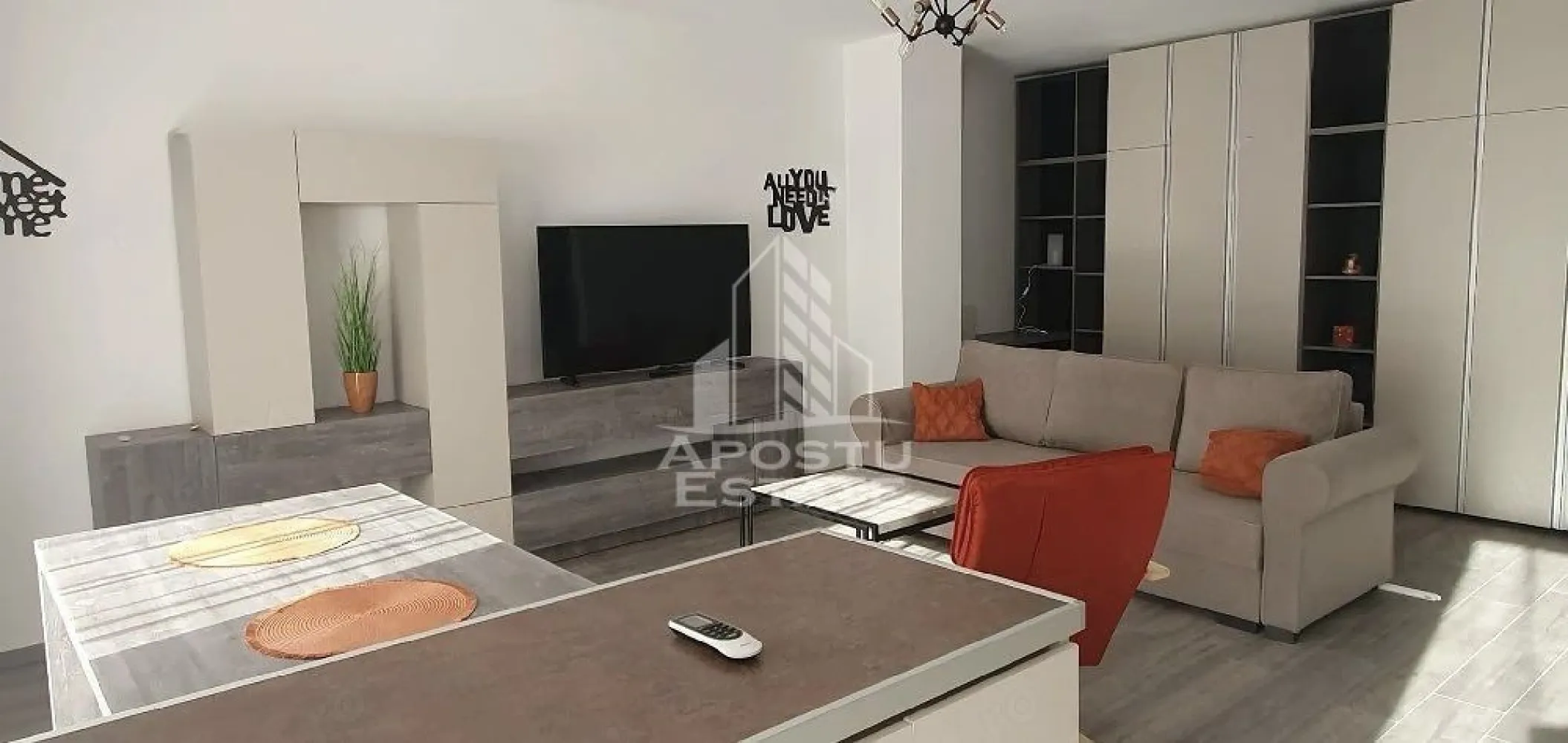 Apartament 2 camere,de inchiriat,Vivalia ,Take Ionescu, Timisoara - Agentia imobiliara APOSTU ESTATE va propune spre inchiriere un apartament cu 2 camere, spatios si luminos, situat in zona Take Ionescu , o zona linistita si bine pozitionata din Timisoara, potrivit pentru cupluri,familii, sau studenti care isi doresc o locuinta unde sa se simta confortabil si cu acces facil catre scoli, statii de autobuz, supermarketuri , magazine de zona, parcuri.
Apartamentul se afla in complexul Vivalia 
Suprafata utila: 54 mp
Compartimentare eficienta:
-Hol de acces generos
-Bucatarie complet mobilata si utilata, cu loc de luat masa
-Living luminos si spatios
-Dormitor mobilat si utilat
-Baie 
Confort si facilitati:
-Incalzirea apartamentului: centrala proprie 
-Apartamentul este complet mobilat si utilat de către proprietar 
-Loc de parcare subteran 
Localizare:
-Timis,Timisoara, zona Take Ionescu – acces facil spre magazine, supermarketul Lidl, scoli, parcuri si mijloace de transport in comun.

Ideal pentru:
-Familii
-Cupluri
-Studenti
Pret chirie lunara: 550 euro 
Programeaza o vizionare pentru a-ti putea imagina viitorul aici!
ID intern: CP3154848