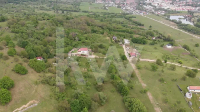 Teren intravilan în Cisnădioara – Panoramă spre Cetate și munții Fǎgǎraș