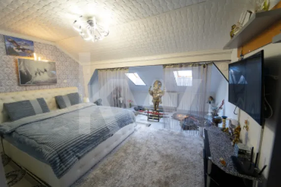 Apartament tip mansarda , decomandat , pe 2 niveluri , 92 mp utili
