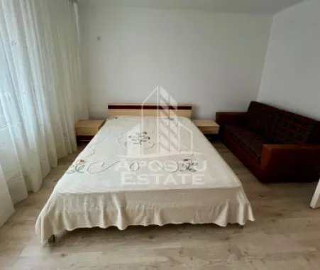 Casa curte comuna , 2 camere in Parneava