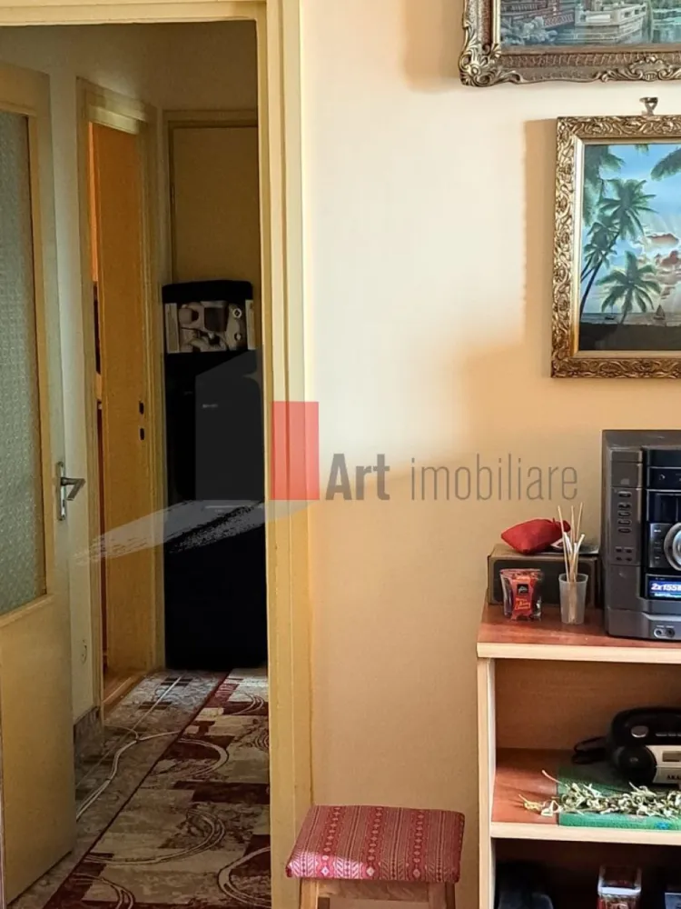 Drumul Taberei - AFI Cotroceni - Drumul Taberei, Orizont, in apropiere de AFI Cotroceni, semistradal, etaj 6/10, confort 1, semidecomandat, 2 balcoane, curat. Blocul se afla langa statii metrou, STB, numeroase centre comerciale, scoli, parc. Actele sunt pregatite pentru vanzare