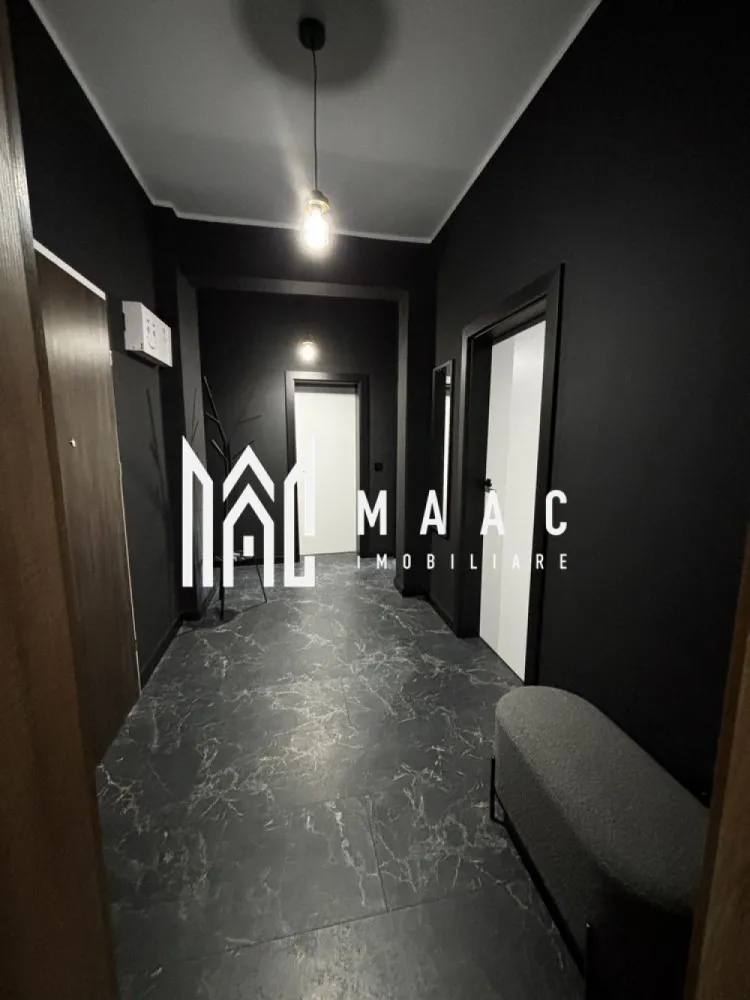 Apartament 3 camere | Terasă 9 mp | Parcare privată | Prima închiriere - MAAC Imobiliare vă propune spre închiriere un apartament modern cu 3 camere, situat într-un ansamblu rezidențial nou, cu acces securizat prin bariere și lift.

Locuința beneficiază de o terasă generoasă de 9 mp, fiind alegerea ideală pentru persoanele care își doresc confort, liniște și un stil de viață modern într-un imobil nou.

Dotări și avantaje:
 3 camere spațioase și luminoase
 Complet mobilat și utilat
 Mobilier modern și electrocasnice necesare pentru mutare imediată
 Terasă de 9 mp
 Loc de parcare privat inclus
 Bloc nou, dotat cu lift
 Acces securizat în ansamblu, prin bariere
 Prima închiriere – apartament în stare impecabilă

Apartamentul oferă un nivel ridicat de confort, fiind amenajat cu atenție la detalii și pregătit pentru noii chiriași, fără a necesita investiții suplimentare.

Condiții de închiriere:
Garanție echivalentă cu o lună de chirie.

Disponibil imediat!
Pentru mai multe detalii sau pentru programarea unei vizionări, vă rugăm să ne contactați și să specificați ID:CP3131907