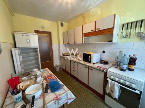 Apartament 2 camere DECOMANDAT - Etaj 1 - Pivniță - zona Bd. V. Milea